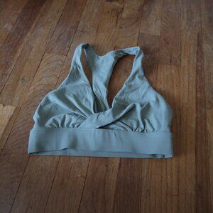 Lululemon SWEET AWAKENINGS BRA *LIGHT SUPPORT, B/C CUP size 4 in Rosemary Green